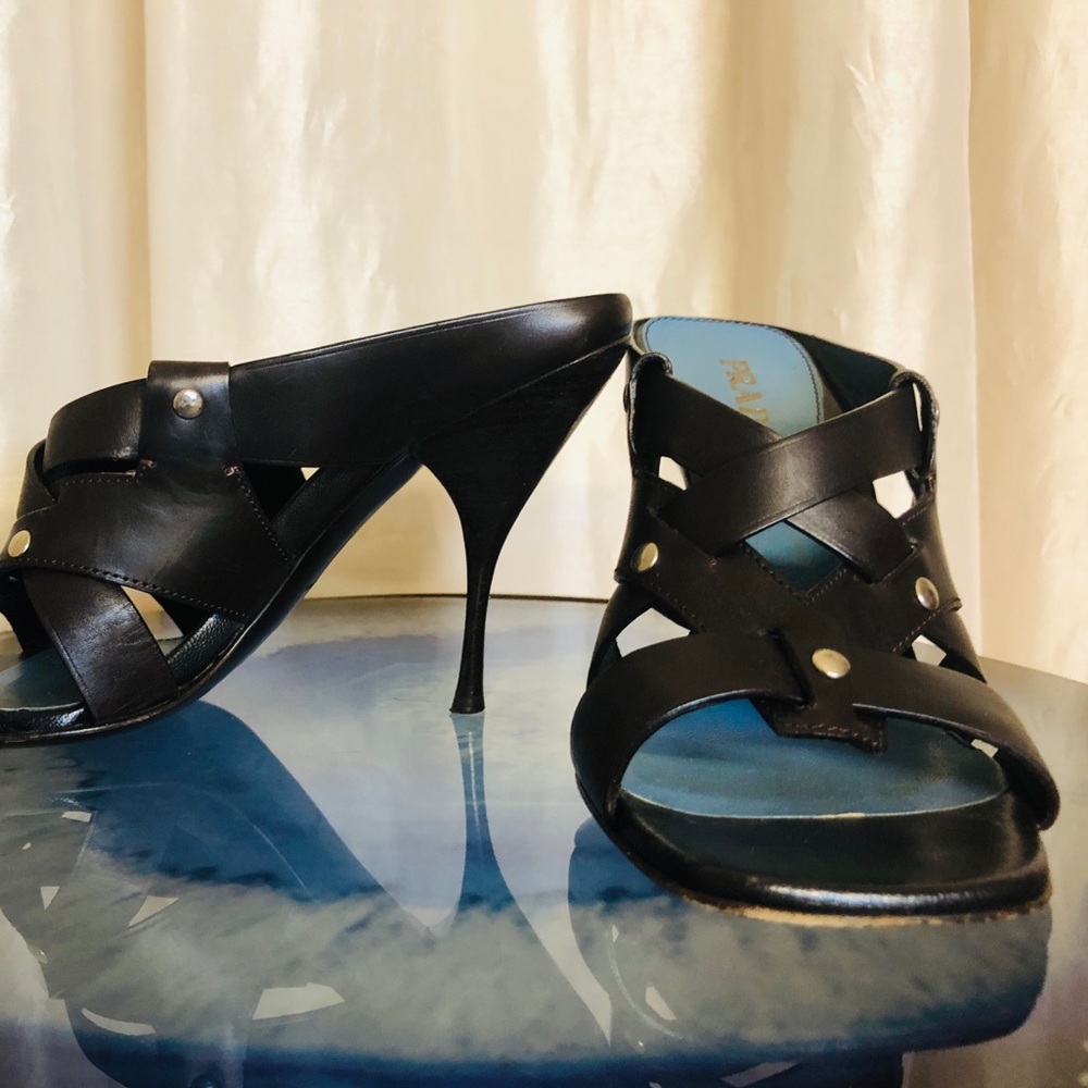 Prada heels - Picture 4 of 4